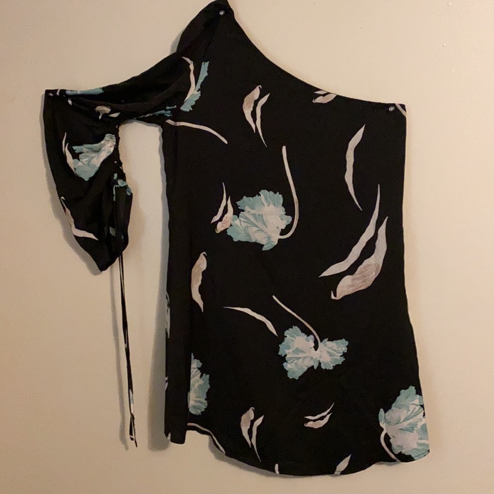 Dress - Picture 7 of 8